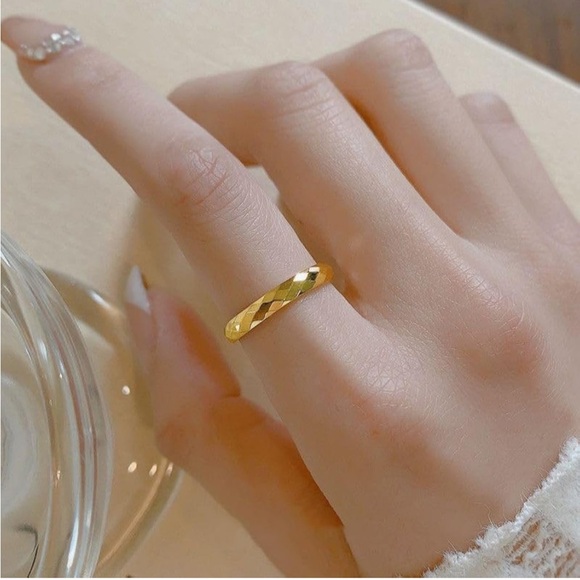 UNISEX - 4mm Tungsten Gold Wedding Band ~ Mens Womens Faceted Bridal Band - Picture 6 of 15